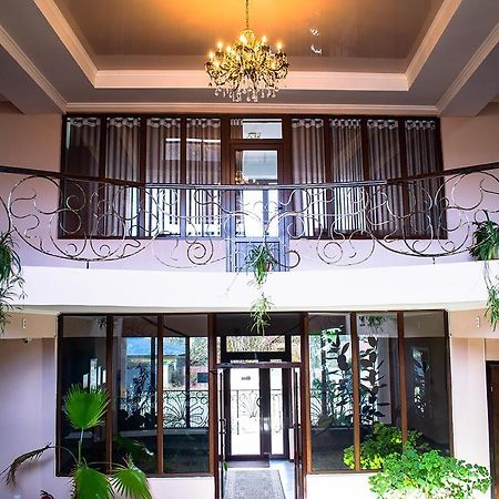 קראקול Hotel Akmaral מראה חיצוני תמונה
