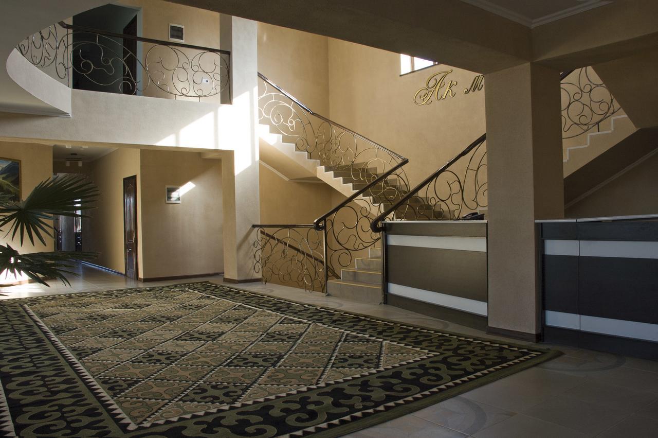 קראקול Hotel Akmaral מראה חיצוני תמונה