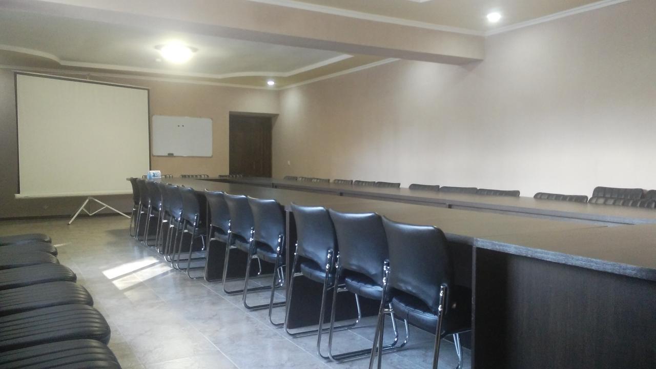 קראקול Hotel Akmaral מראה חיצוני תמונה
