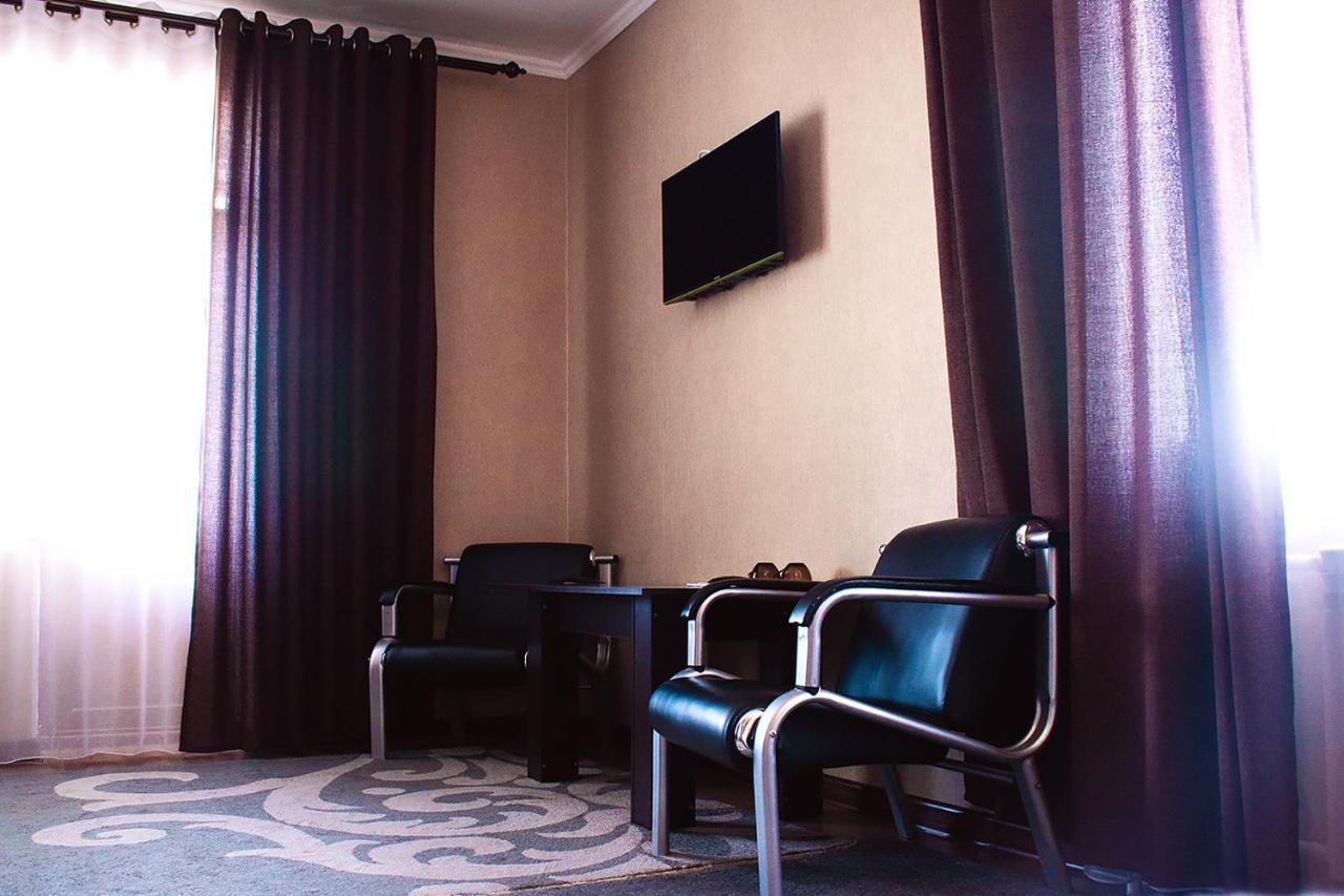 קראקול Hotel Akmaral מראה חיצוני תמונה